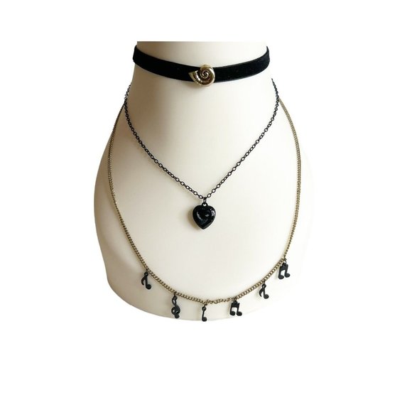 Disney Magic & Mischief Villains Ursula 3 Strand Necklace Ariel's Voice NEW - Picture 7 of 7